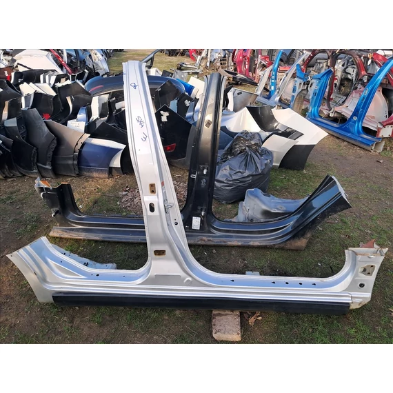 SUZUKI SX4 Jobb küszöb, oszlop