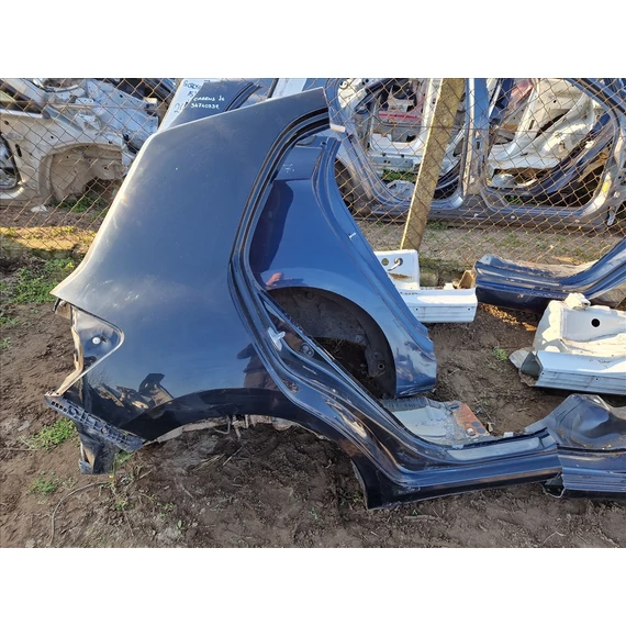 TOYOTA AURIS Jobb hátsó sárvédő negyed