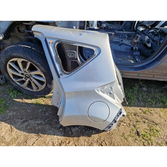 NISSAN NOTE (E12) Bal hátsó sárvédő negyed