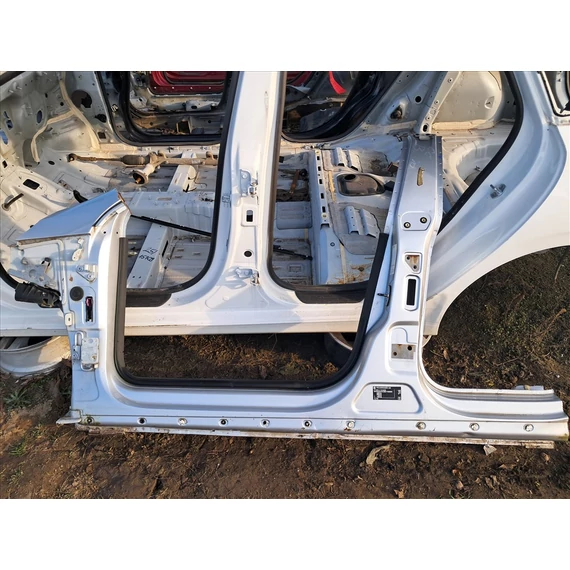 VOLKSWAGEN CC Bal küszöb, oszlop