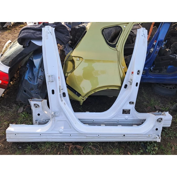 SUZUKI SX4 S-CROSS (JY) Jobb küszöb, oszlop