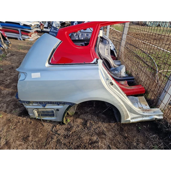 TOYOTA AVENSIS T25 KOMBI Jobb hátsó sárvédő negyed