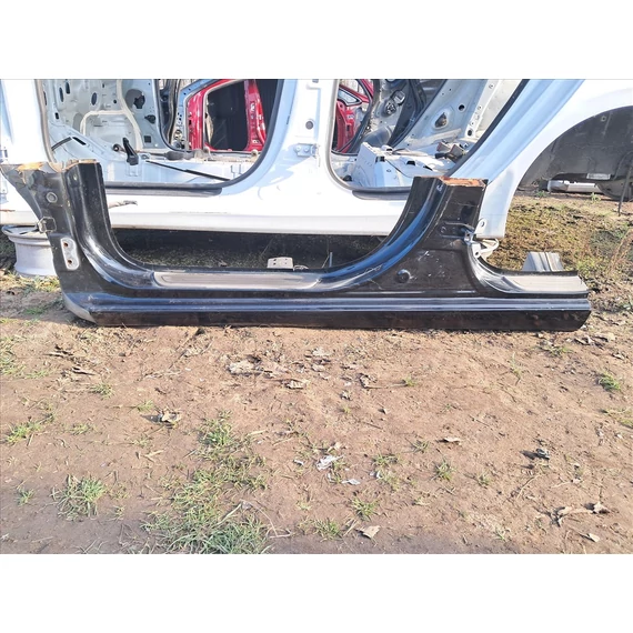 HYUNDAI I30 (GD) Bal küszöb