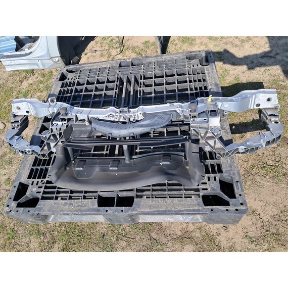 FORD FOCUS III Homlokfal, zárhíd