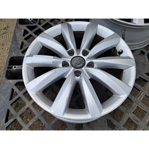 VOLKSWAGEN TIGUAN (5N) 17"-es alufelni (1 db)