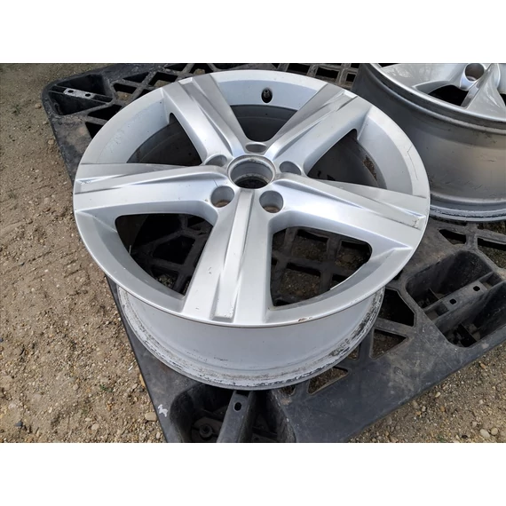 VOLKSWAGEN PASSAT B7 Gyári 17" alufelni 1db
