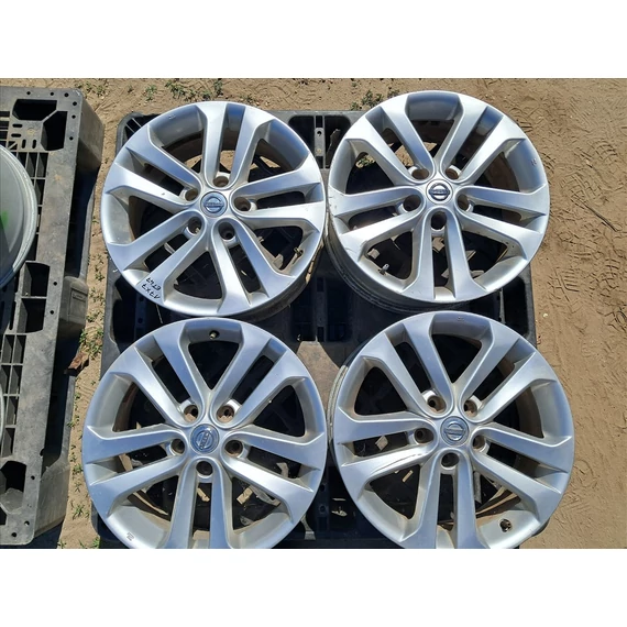 NISSAN JUKE (F15) Gyári 17" alufelni szett