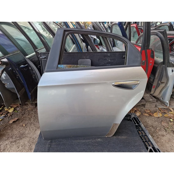 ALFA ROMEO 159 SEDAN bal hátsó ajtó
