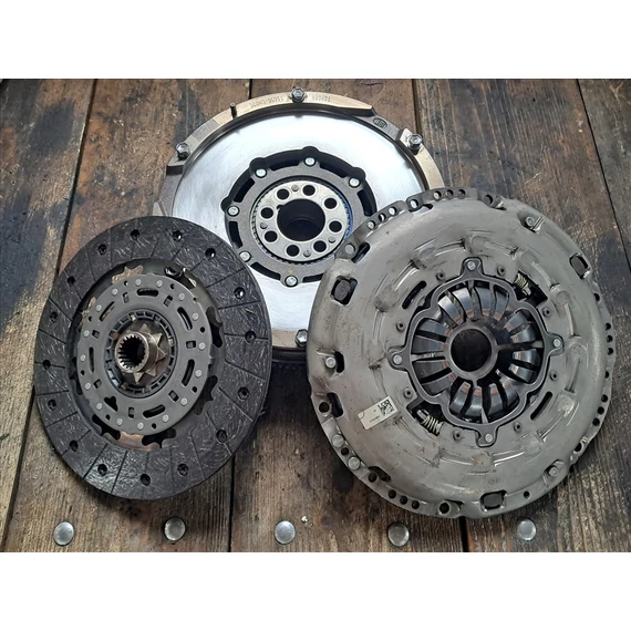TOYOTA VERSO 1.6 D4D kettőstömegű lendkerék kuplung szett 13450-0X020