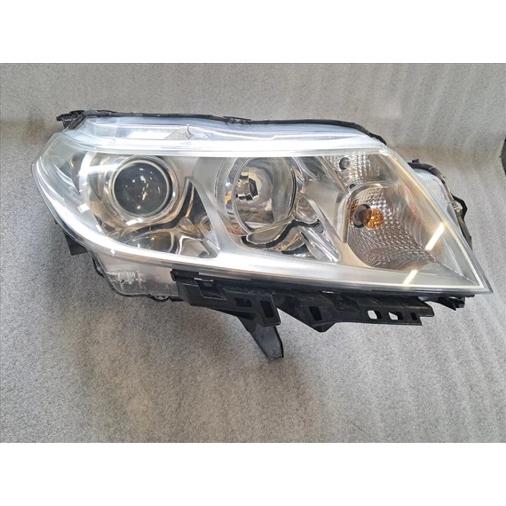 Suzuki Vitara (LY) Jobb fényszóró