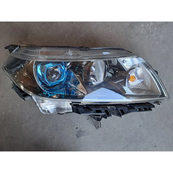 Suzuki Vitara (LY) Jobb fényszóró