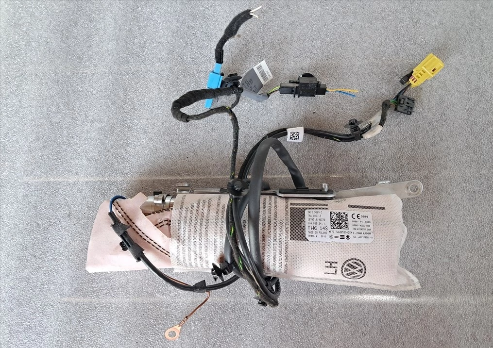 AUDI A3 (8V) bal oldallégzsák 8V4880241A
