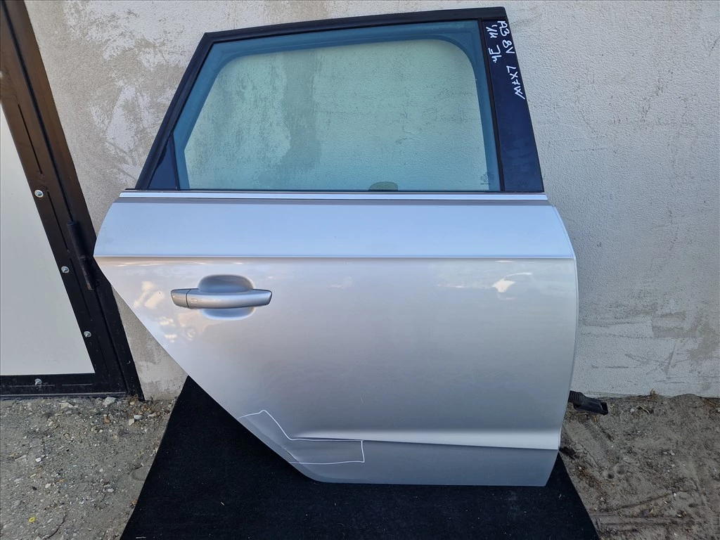 AUDI A3 (8V) jobb hátsó ajtó