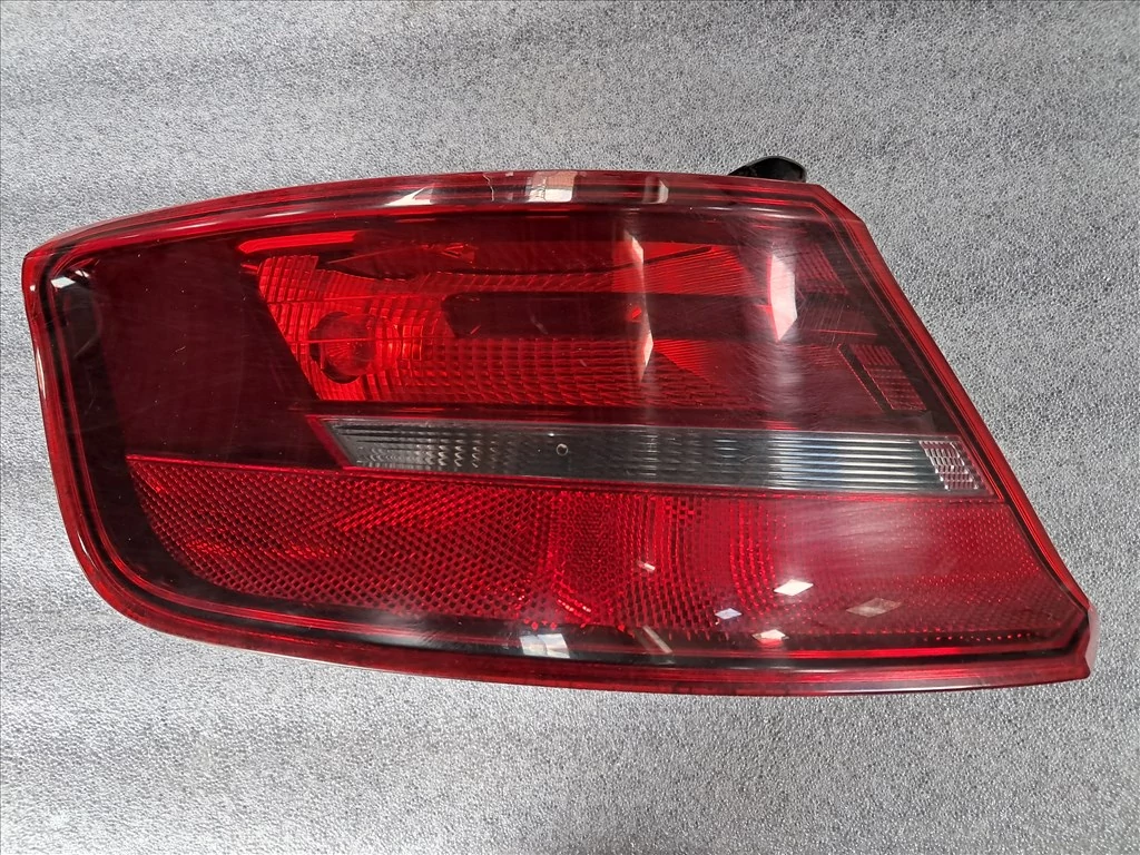 AUDI A3 (8V) Bal külső hátsó lámpa