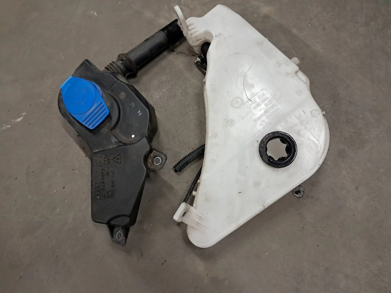 AUDI A6 (4G) ablakmosó folyadék tartály 4G8955451E