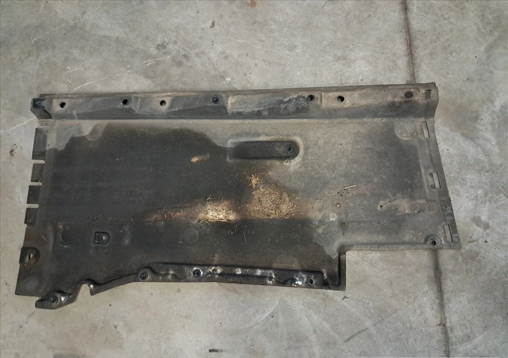 AUDI A6 (4G) Bal alváz burkolat
