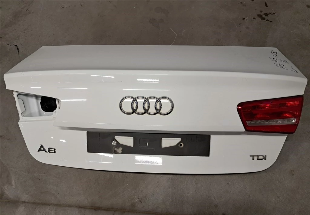 AUDI A6 (4G) Csomagtérajtó