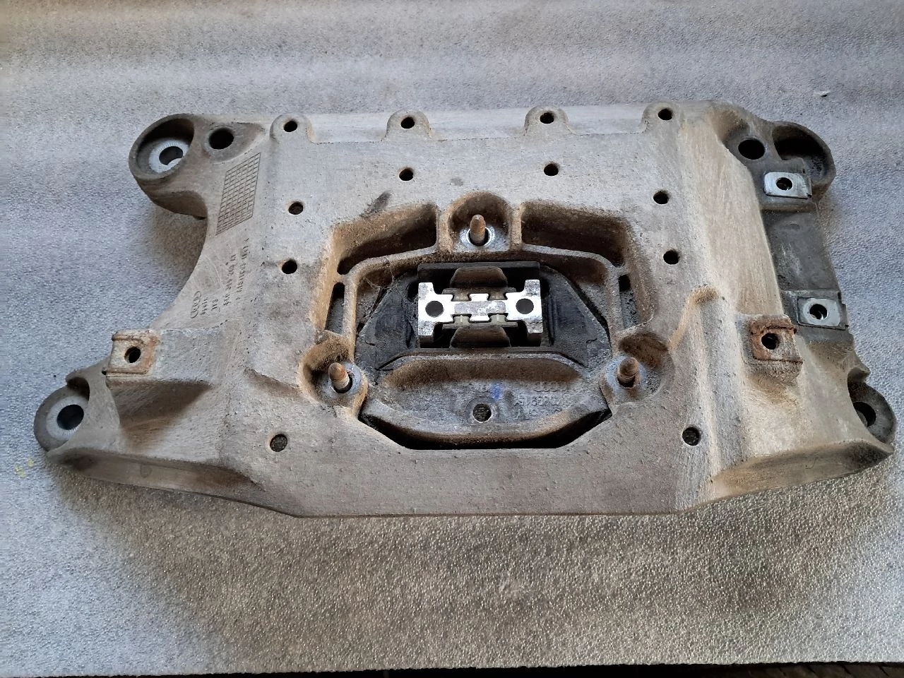 AUDI A6 (4G) 2.0 CRTDI Váltó tartó bak 8K0399263