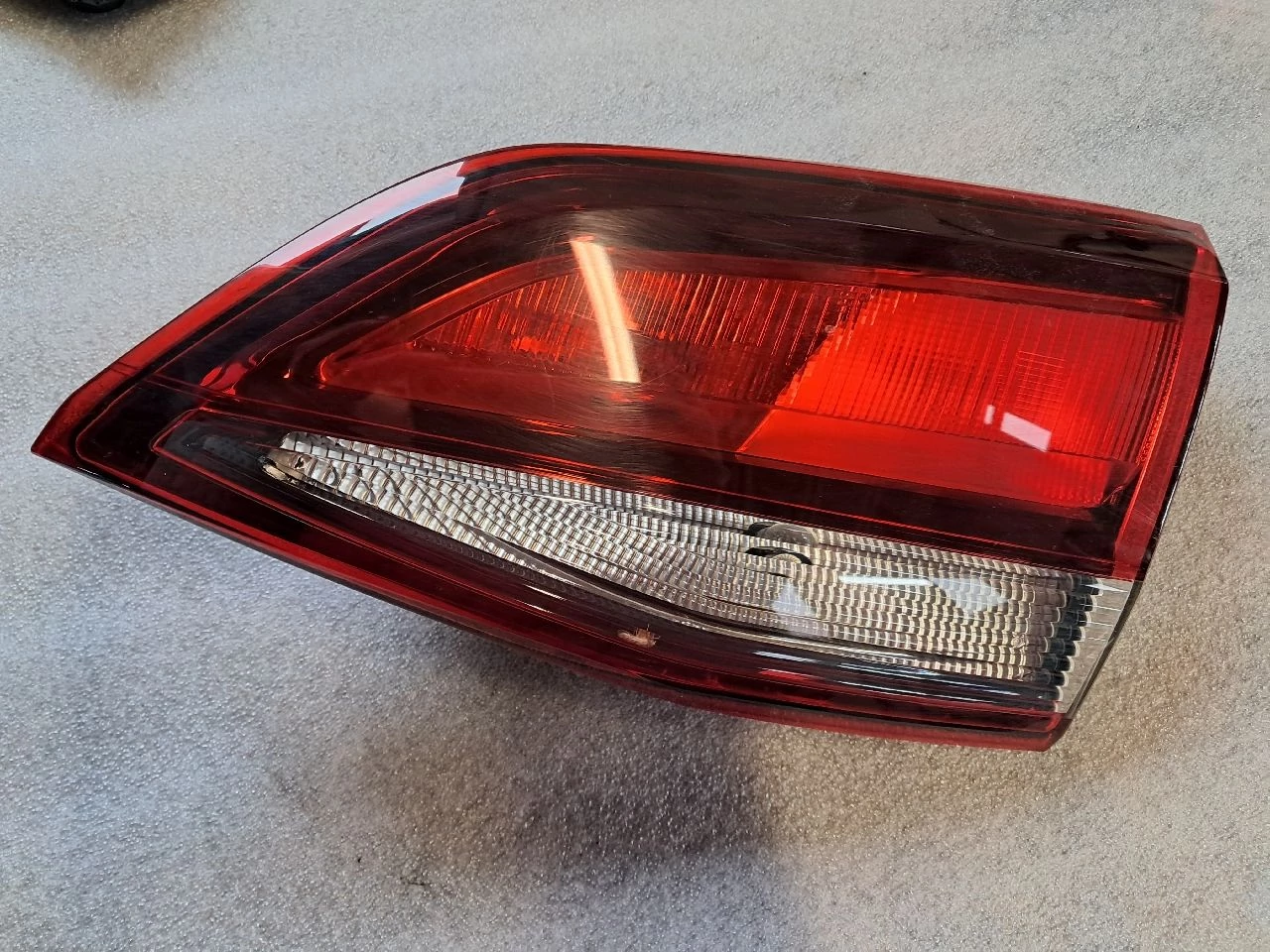 OPEL ASTRA K TOURER Jobb belső hátsó lámpa 39077381