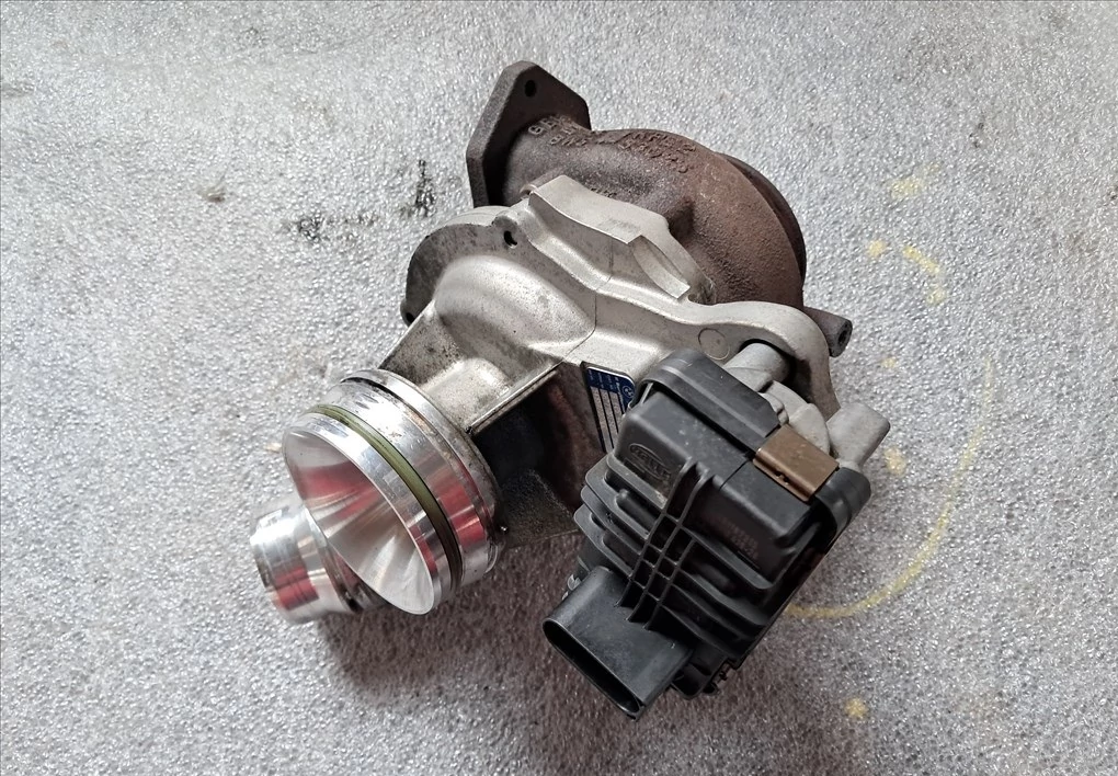 TOYOTA AURIS II 1.6 D4D N47C16A (1WW) turbó 3465485