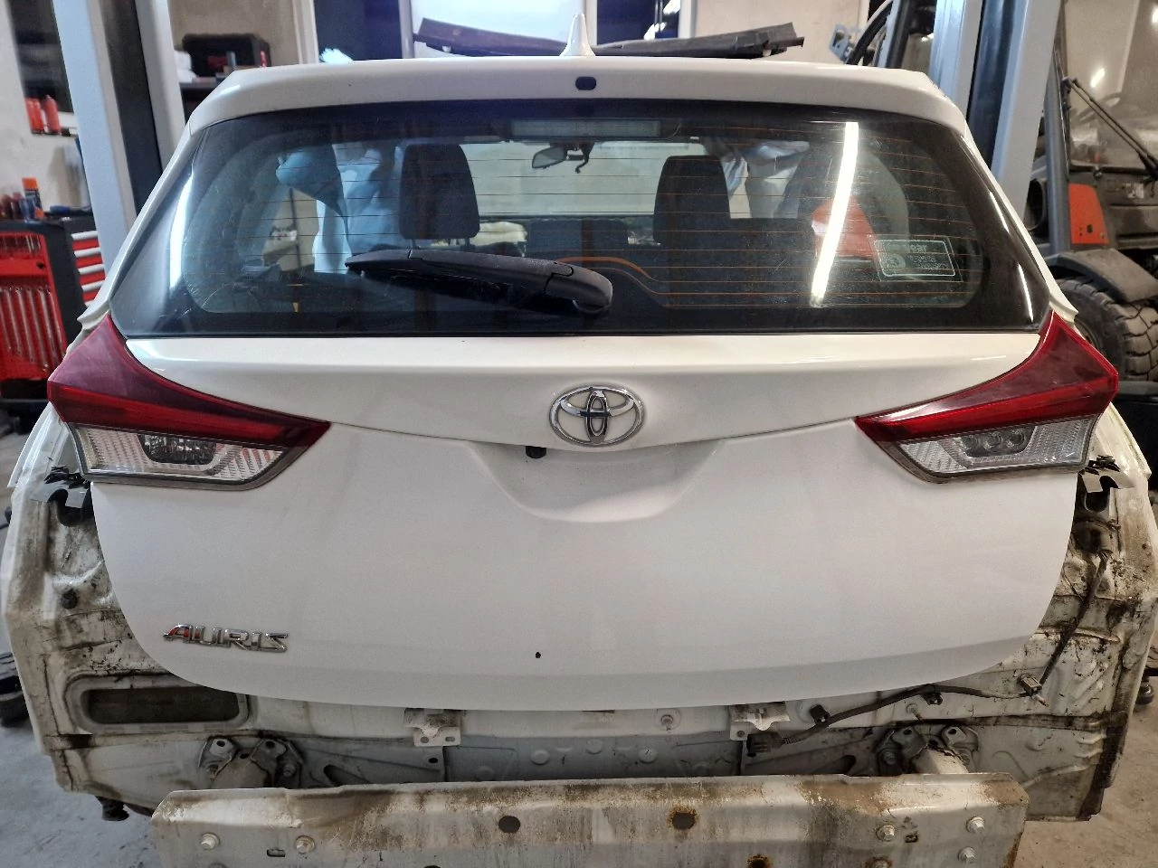 TOYOTA AURIS II  csomagtérajtó