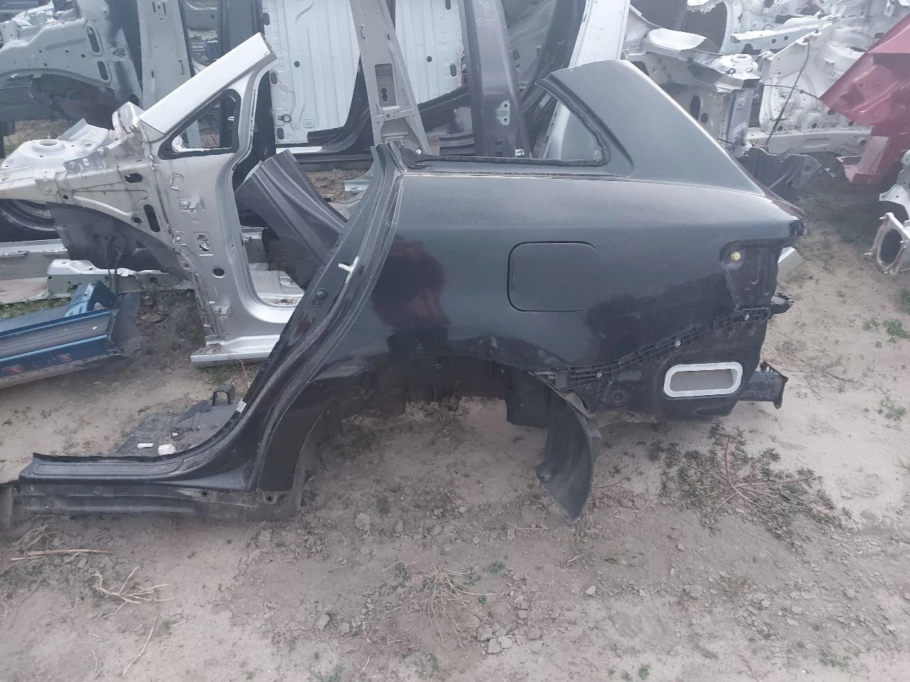 TOYOTA AVENSIS T27 bal hátsó sárvédő negyed