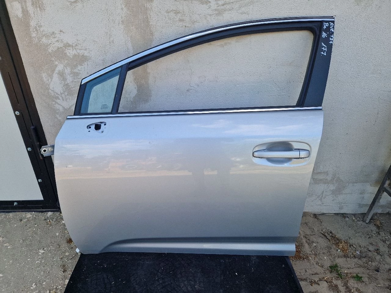 TOYOTA AVENSIS T27 bal első ajtó