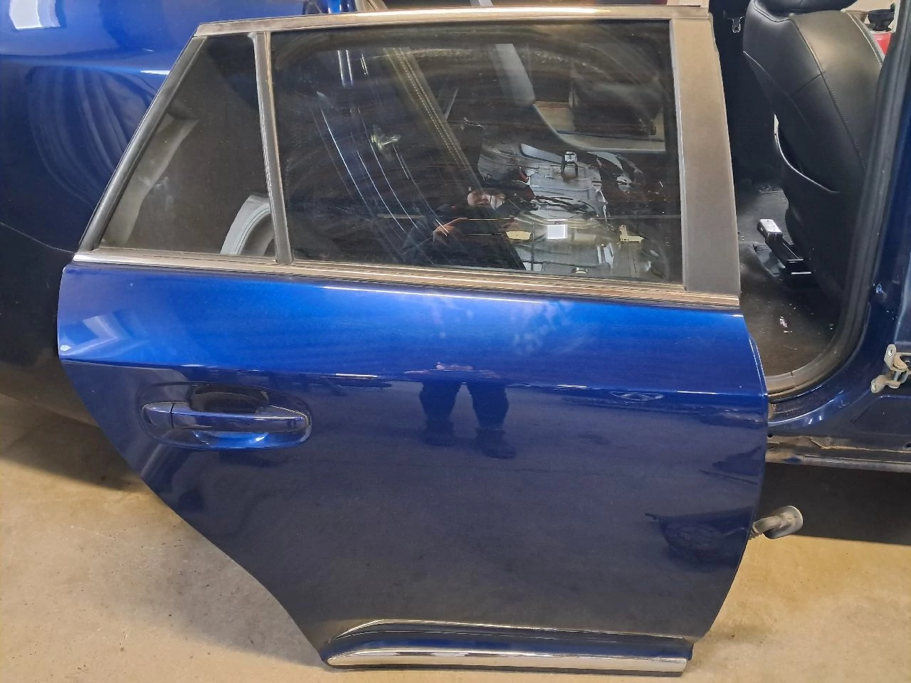 TOYOTA AVENSIS T27 jobb hátsó ajtó