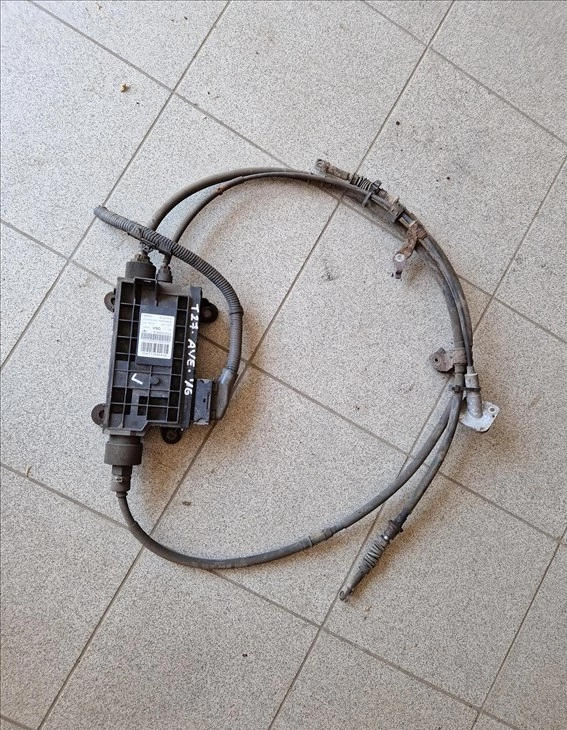 TOYOTA AVENSIS T27 elektromos kézifék vezérlőegység 46300-05041