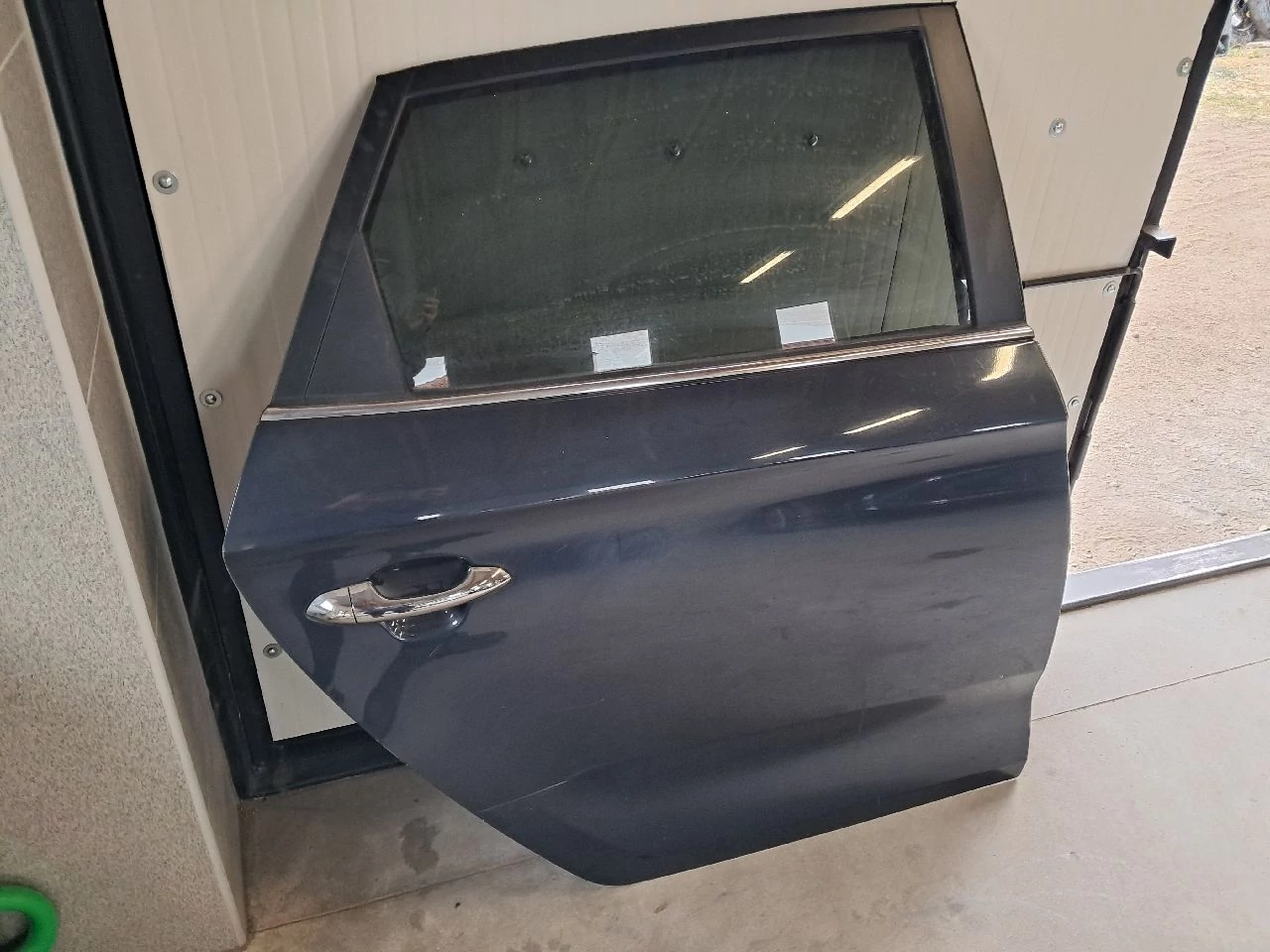 KIA CARENS (RP) jobb hátsó ajtó KU9