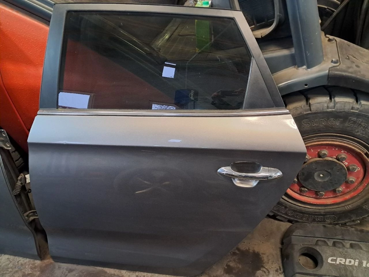 KIA CARENS (RP) bal hátsó ajtó IM