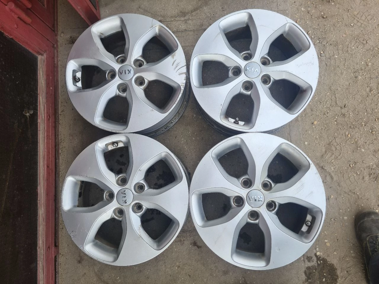KIA CARENS (RP) 16