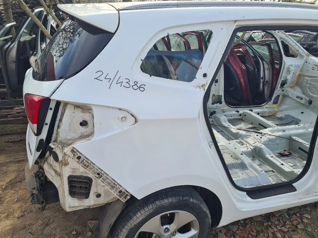 KIA CARENS (RP) jobb hátsó sárvédő negyed