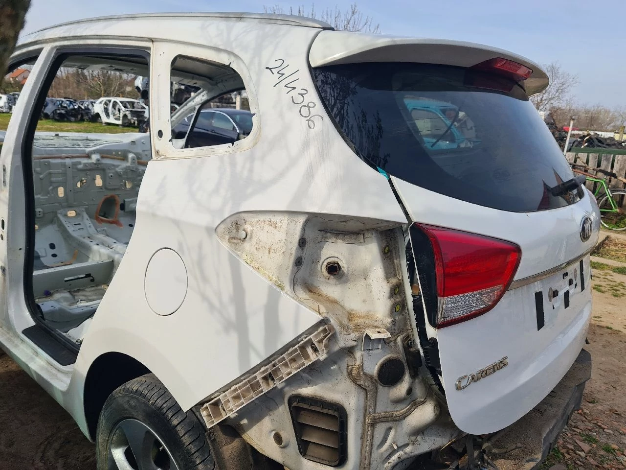 KIA CARENS (RP) bal hátsó sárvédő negyed