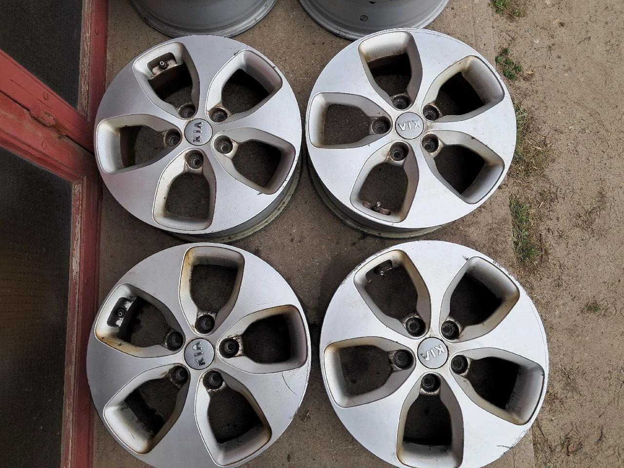 KIA CARENS (RP) 16