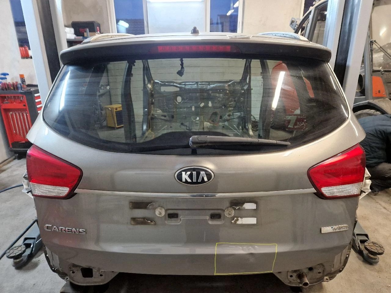 KIA CARENS (RP) csomagtérajtó IM