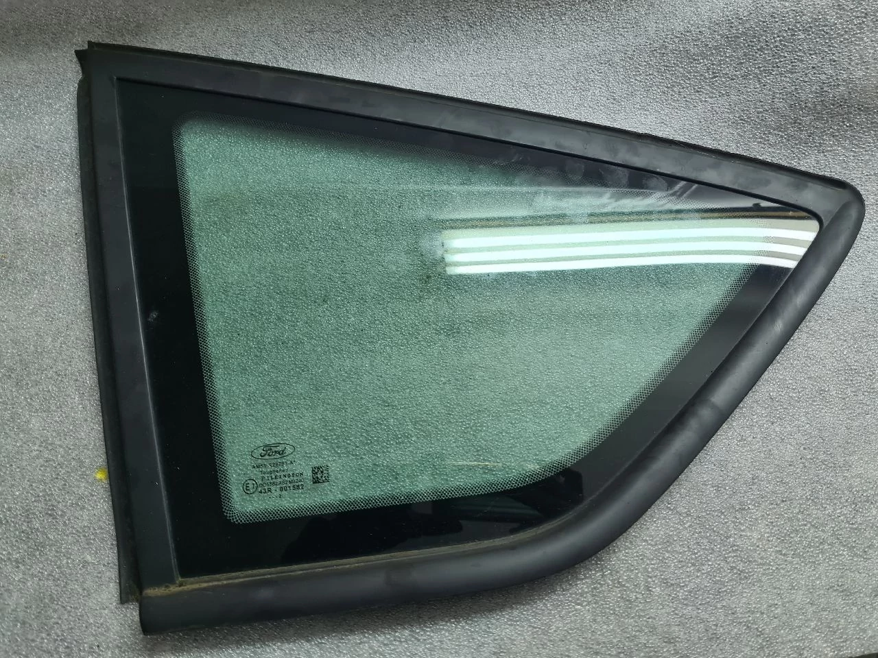 FORD C-MAX II Bal C oszlop oldalablak üveg