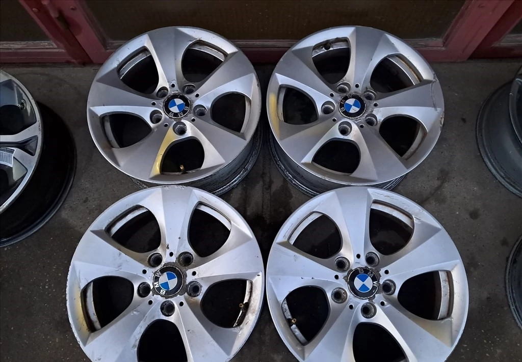 BMW (F30) Gyári 16