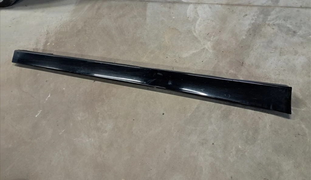 BMW (F30) Jobb küszöb burkolat 