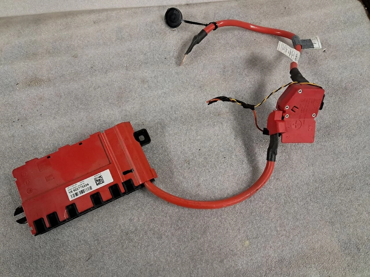 BMW (F30) Pozitív kábel saruval 922775204