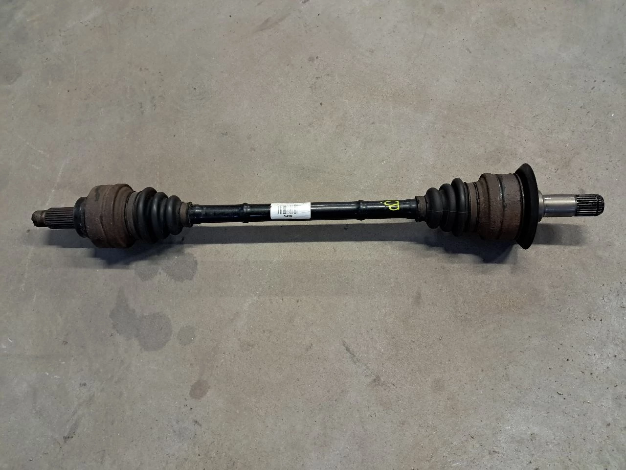 BMW (F30) bal hátsó féltengely 7597681AI04