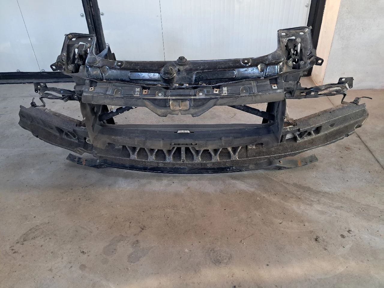 BMW (F30) 320d komplett homlokfal