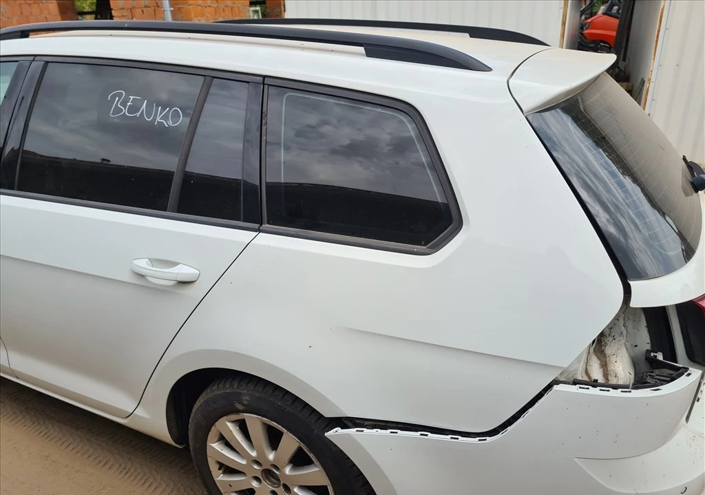 VOLKSWAGEN GOLF VII VARIANT (5G) Bal hátsó sárvédő negyed