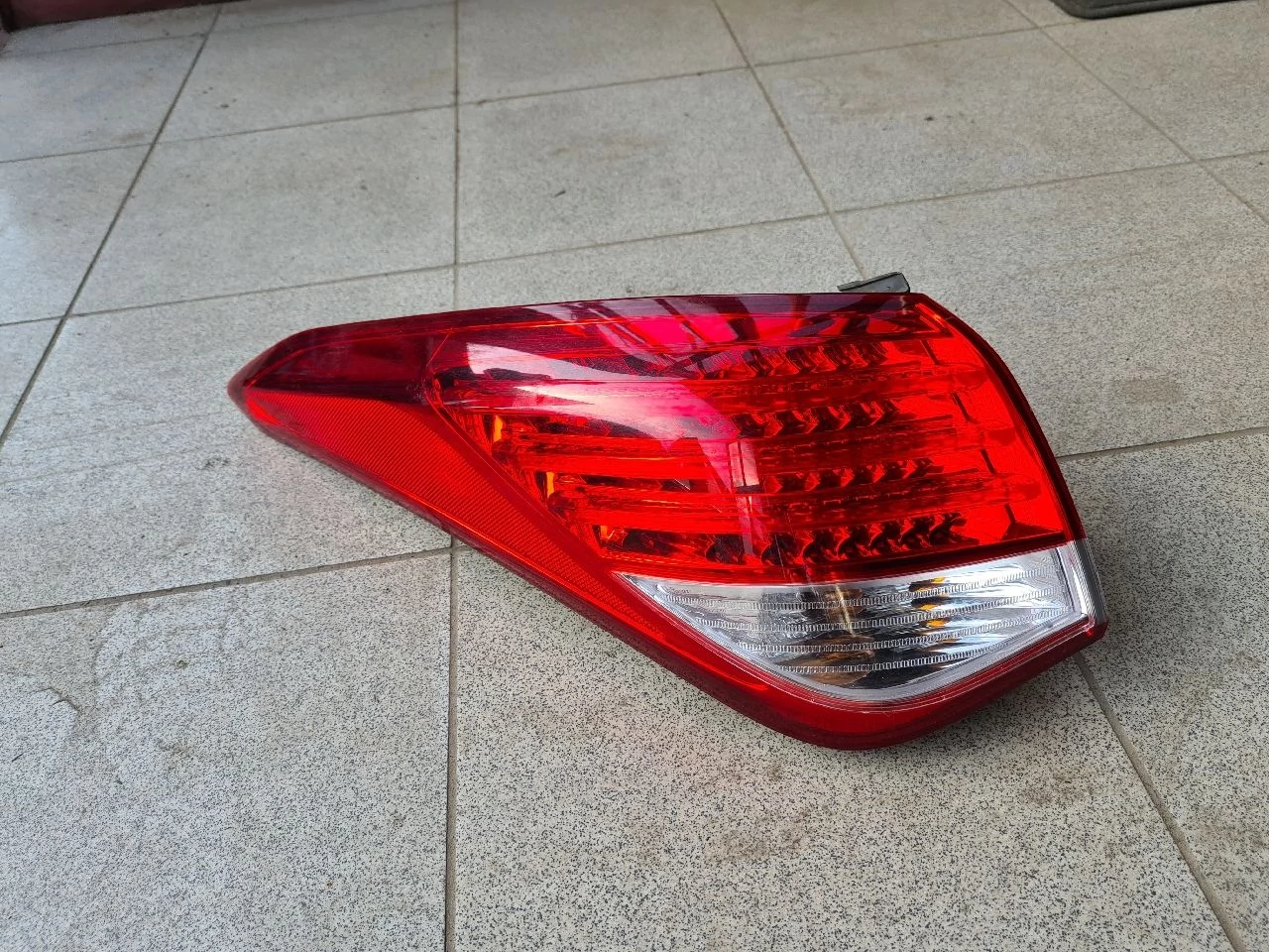 HYUNDAI I40 (VF) SEDAN bal külső hátsó lámpa 92401-3Z3