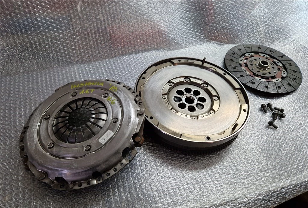 OPEL INSIGNIA B 1.6 TURBO Kettőstömegű lendkerék szett  55570175