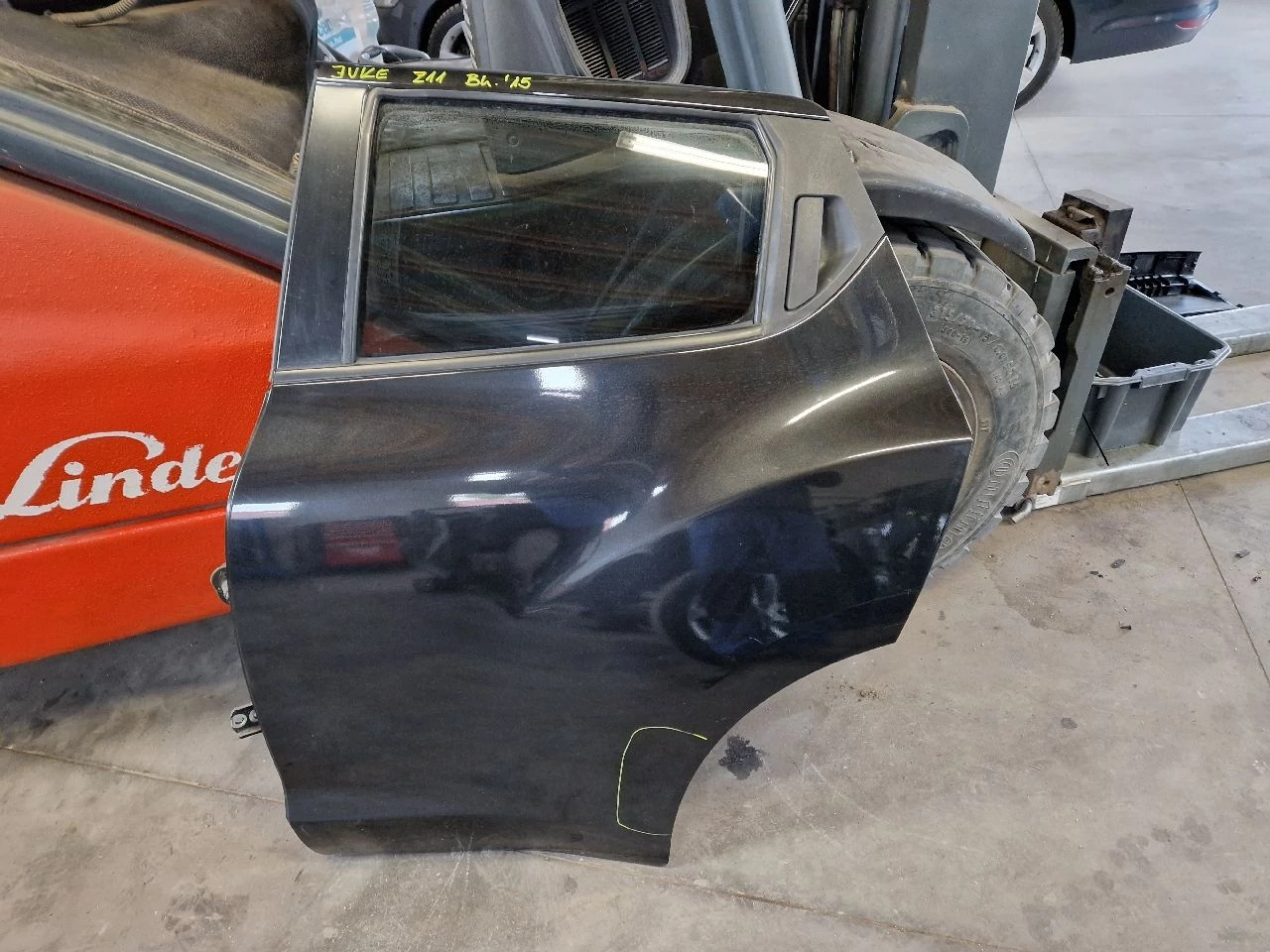 NISSAN JUKE (F15) Bal hátsó ajtó Z11