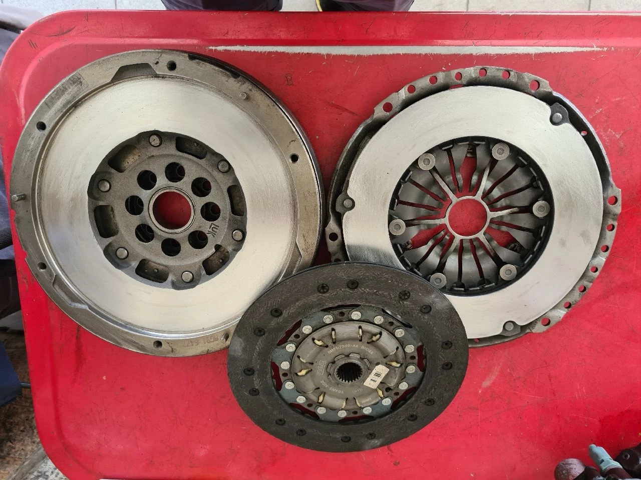 FORD KUGA 2.0 TDCI kettőstömegű lendkerék, kuplungszett AG916477