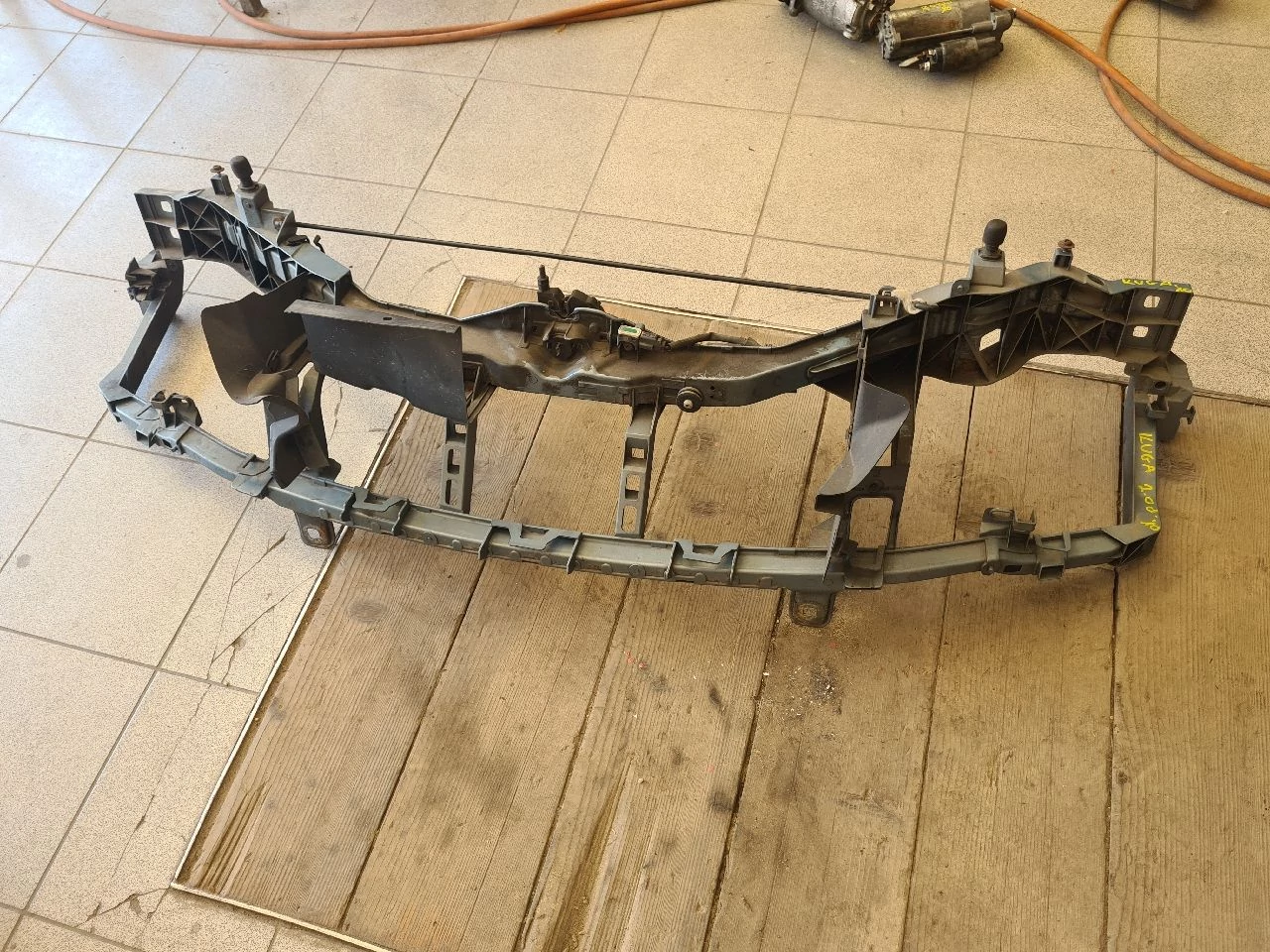FORD KUGA homlokfal