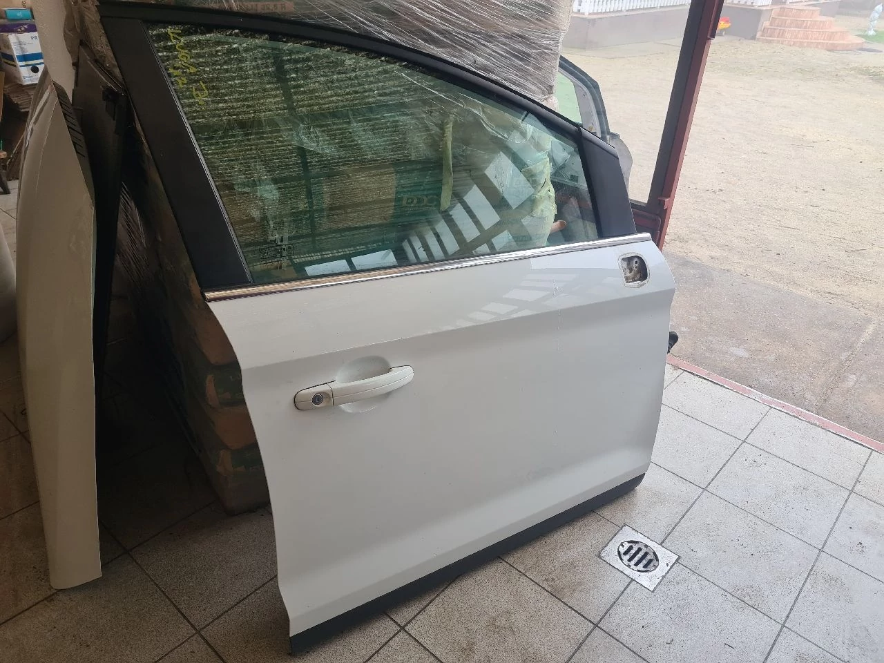 FORD KUGA jobb első ajtó