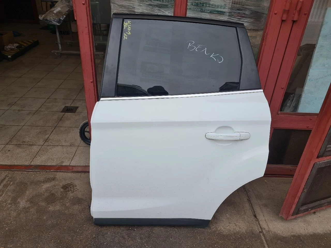 FORD KUGA bal hátsó ajtó